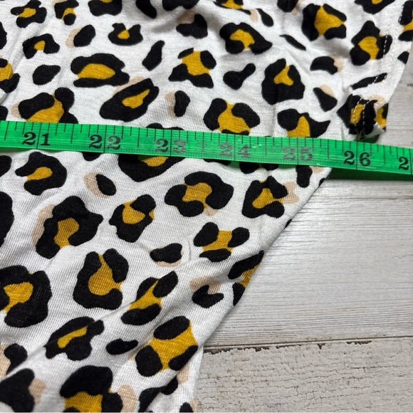 E. Luna Woman's Short Sleeve Tie Knot Hem Tunic Top Leopard Plus 2X - Picture 5 of 13